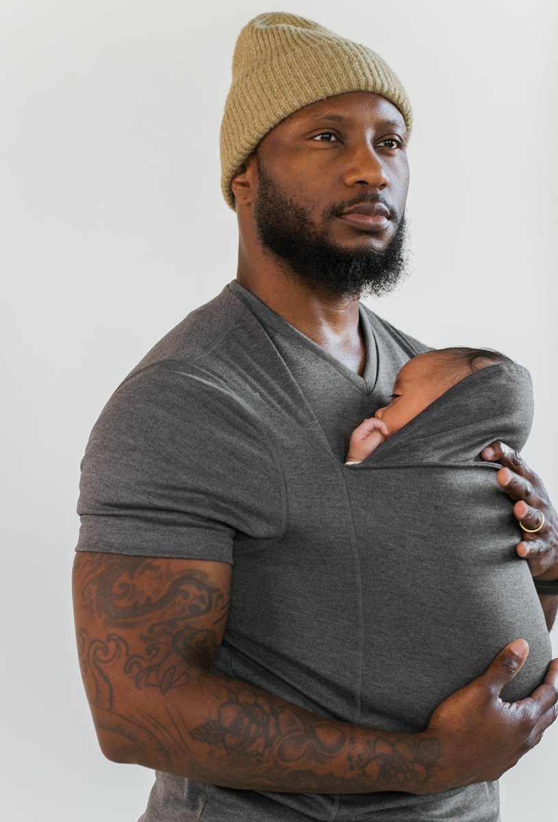 Bequemer & Stylischer Babytrage-T-Shirt-Hybrid für Eltern