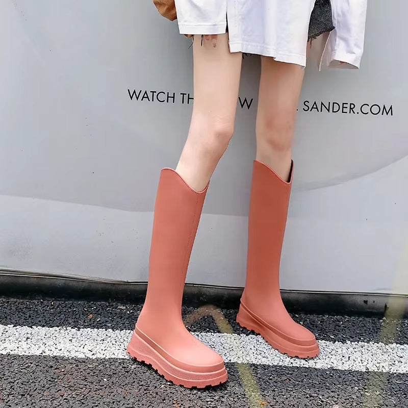 Wasserdichte Damen-Regenstiefel für den Herbst: Hohe Gummistiefel mit rutschfester Sohle für maximalen Komfort und Schutz