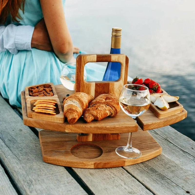 Klappbarer Picknicktisch aus Holz – Tragbarer Weintisch für Garten und Outdoor mit Gläserhalter, 4 Snackfächern und Flaschenhalter