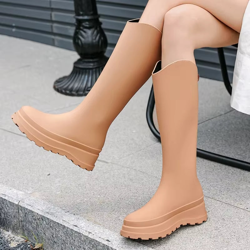 Wasserdichte Damen-Regenstiefel für den Herbst: Hohe Gummistiefel mit rutschfester Sohle für maximalen Komfort und Schutz