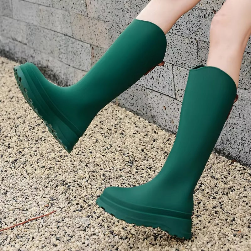 Wasserdichte Damen-Regenstiefel für den Herbst: Hohe Gummistiefel mit rutschfester Sohle für maximalen Komfort und Schutz