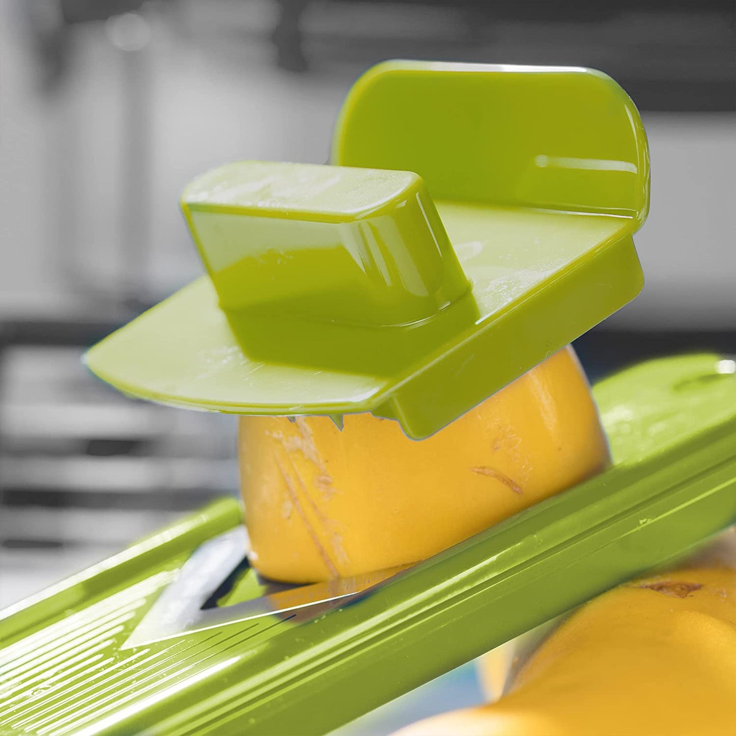SliceSafe | 12-in-1 Gemüseschneider – Mühelose Zubereitung für Ihre Küche
