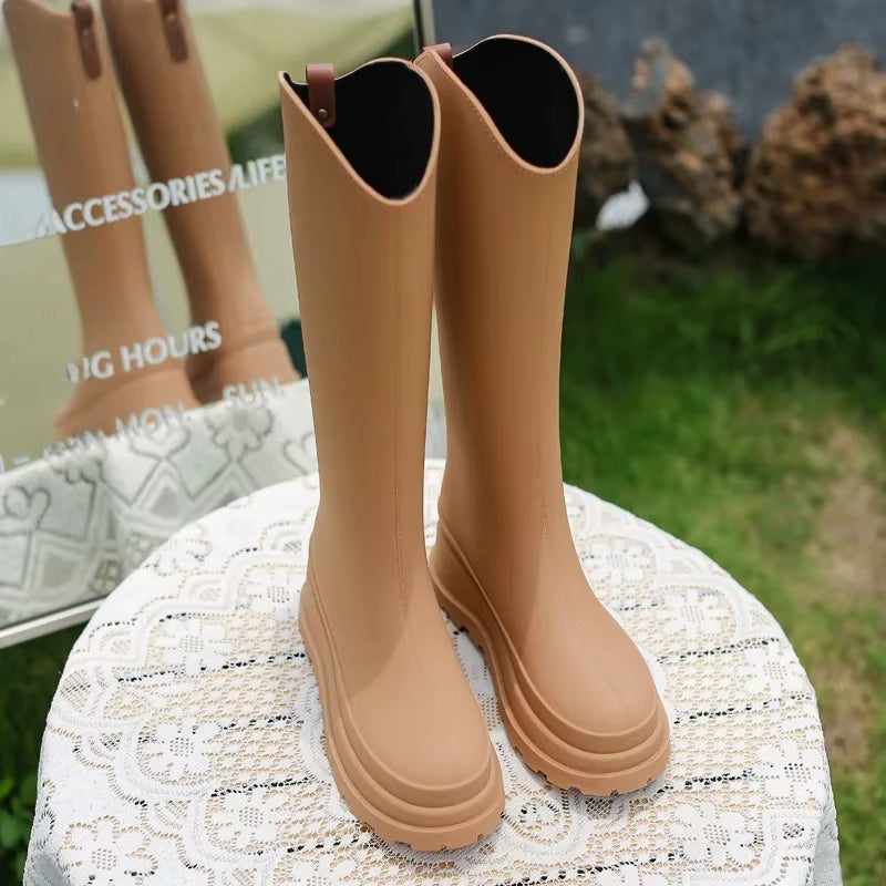 Wasserdichte Damen-Regenstiefel für den Herbst: Hohe Gummistiefel mit rutschfester Sohle für maximalen Komfort und Schutz