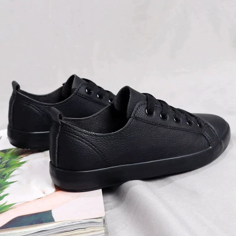 Klassische WeiBe Turnschuhe