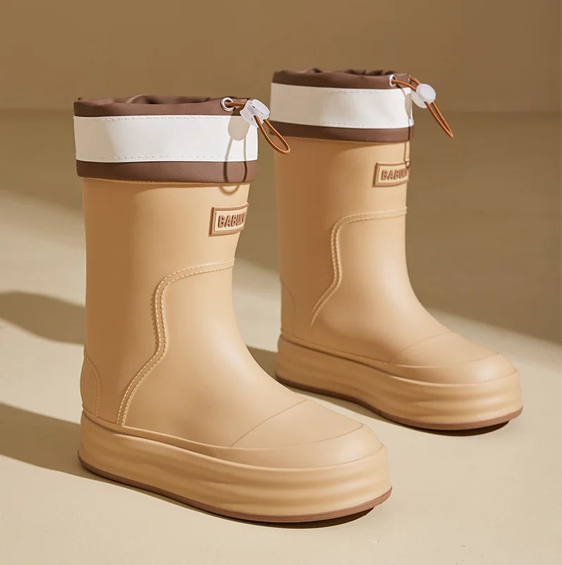 Modische Damen-Gummistiefel für den Herbst – beigefarbene wasserdichte Regenstiefel mit Kontraststreifen & flacher Sohle