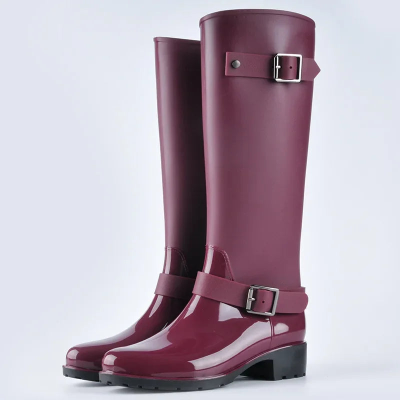 Elegante hohe Damen-Gummistiefel – Wasserdichte Regenstiefel mit Absatz und Schnallen-Detail für den Herbst