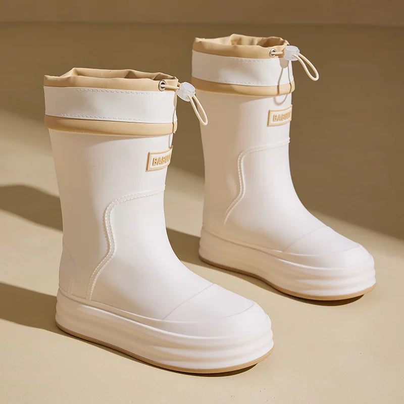 Modische Damen-Gummistiefel für den Herbst – beigefarbene wasserdichte Regenstiefel mit Kontraststreifen & flacher Sohle