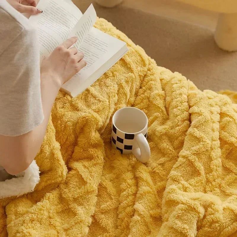 Superweiche Fleece-Kuscheldecke – Dein gemütlicher Begleiter für Herbst & Winter auf Sofa & Bett