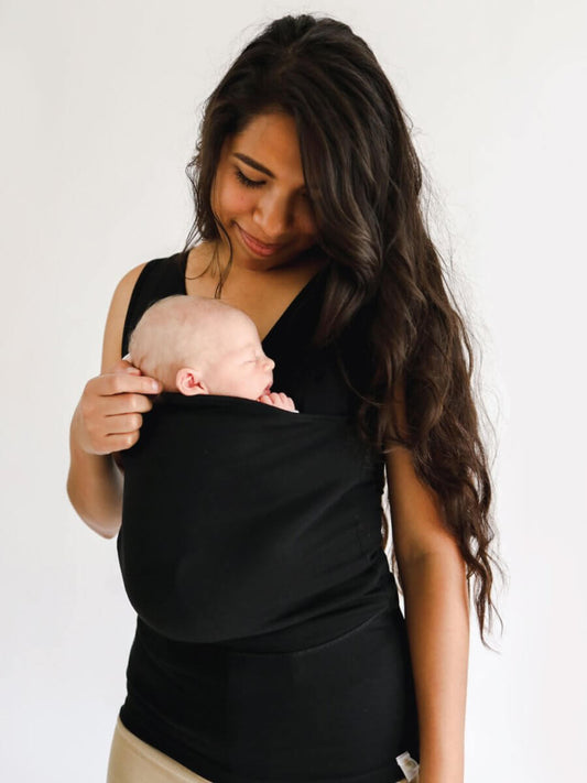 Bequemer & Stylischer Babytrage-T-Shirt-Hybrid für Eltern